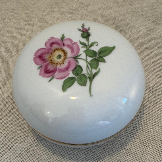 マイセンのボンボニエール/磁器の箱、1934～1945年、手描き、金彩