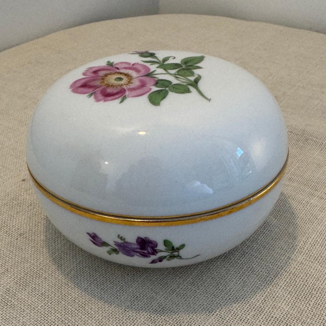 マイセンのボンボニエール/磁器の箱、1934～1945年、手描き、金彩