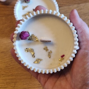 Vela perfumada hecha a mano / Vela de cera de soja Jesmonite / Vela de flores secas, vela de regalo / Idea de regalo original