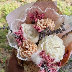 Bouquet candle with dried flowers II decorative gift idea II flower-shaped candle, boho chic decor