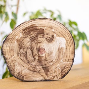 Personalisierte Baumscheibe mit Fotogravur | Echtfotogravur | Geschenk | Dekoration | Lasergravur | Foto auf Holz | Hochzeit | Andenken