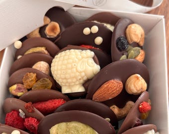 Eid Chocolate Box | Luxury Belgian Chocolate Medians | Chocolate Discs | Gift Box| Chocolate Box | Customized |Handmade| Eid Gift