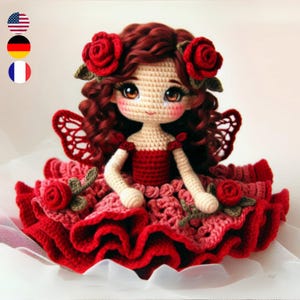 Rosella, Rosenälvan, virkmönster – Blommig Amigurumi-docka på engelska, franska och tyska