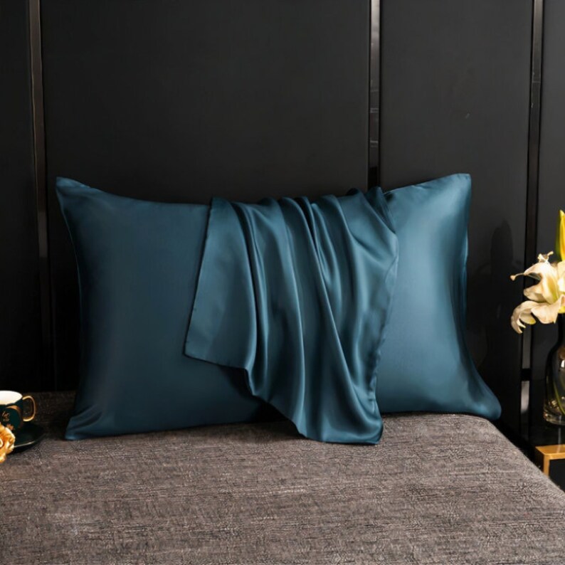 Luxuriöse Kissenbezüge aus 100 % Maulbeerseide zum Schlafen, hochwertige Kissenbezüge. Dark blue