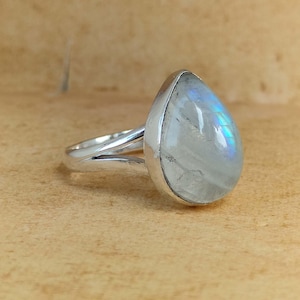 Rainbow Moonstone Ring, Sterling Silver Rings for Women, Boho Simple Ring with Big Stone, Birthstone Gemstone Ring Moonstone Jewelry Gift