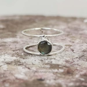 Round Labradorite Stacking Ring, 925 Silver Ring, Solitaire Ring, Dainty Ring Boho Ring Gemstone Engagement Ring Silver Jewelry Gift For Her
