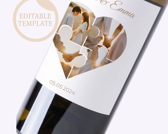 Puede incluir: Una botella de vino con una etiqueta personalizada. La etiqueta presenta un collage de fotos en forma de corazón, los nombres "James & Emma" y la fecha "05.05.2024". Las palabras "EDITABLE TEMPLATE" también son visibles.
