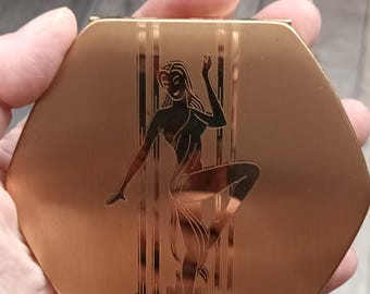 1930s Elgin American Art Deco Compact – Hexagonal Engraved Figural Design – Original Puff & Sifter
