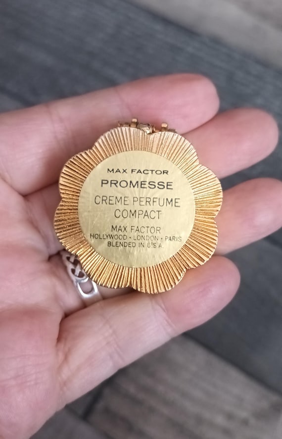 Vintage Max Factor Daisy Solid Perfume Compact: G… - image 4