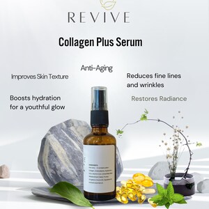 K&ouml;nnte beinhalten: Eine braune Glasflasche Revive Collagen Plus Serum mit schwarzem Spr&uuml;hkopf. Das Bild enth&auml;lt Text mit der Aufschrift "Verbessert die Hautstruktur", "F&ouml;rdert die Feuchtigkeit f&uuml;r einen jugendlichen Glanz", "Anti-Aging", "Reduziert feine Linien und Falten" und "Stellt die Ausstrahlung wieder her".