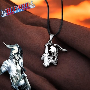 Anime Bleach Ulquiorra Cifer Mask Pendant Necklace | Stylish Kurosaki Ichigo Broken Masks Choker | Metal Jewelry for Cosplay Fans x Gifts