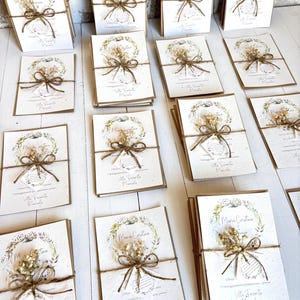 inviti nozze carta piantabile e fiori secchi