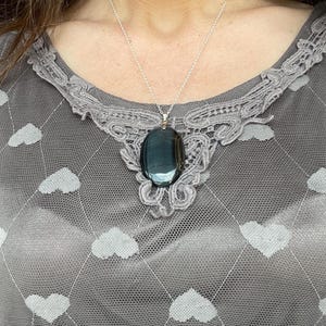 Pendentif en Œil de Faucon