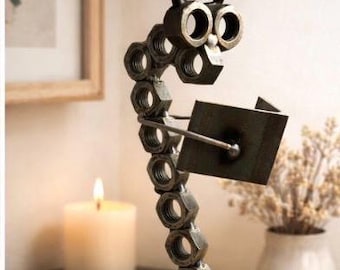 Escultura de ratón de biblioteca de metal / Arte industrial de tuercas y tornillos / Regalo para amantes de los libros / Decoración de escritorio / Escultura de acero hecha a mano / Decoración de oficina única
