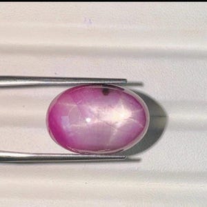 Rubí estrella ovalado cabujón de calidad AAA, 6 rayos, rubí estrella natural de 23,75 quilates, 19,3 x 12 x 7 mm, procedente de Chanthaburi, Tailandia.