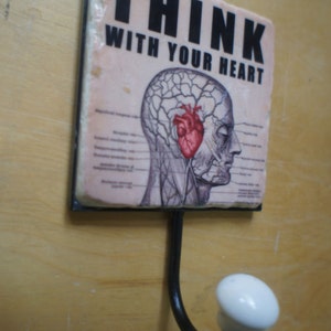 Warderobe Hook think with your heart Bild 2