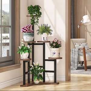 Corner 2024 plant table