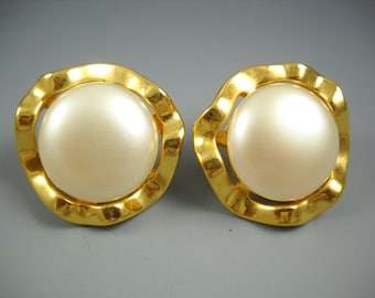 Collectible Costume Jewelry by Marvella Pair of Clip On Simulated Pearl in Wavy Gold Tone Setting