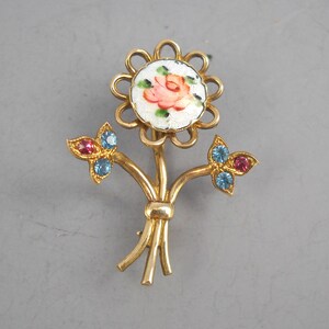 Single Flower Gold Tone Shaped Enamel and Rhinestone Lapel Pin Vintage