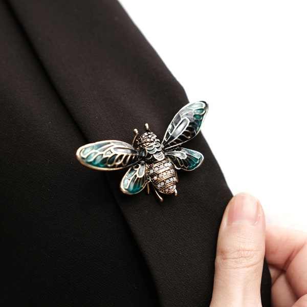 Bee Pin || Bee Jewelry Zircon Gemstone Lapel Pin - Suit Pin Brass Jewelry - Simulated Diamond Blue Pin - Small Gift For Her