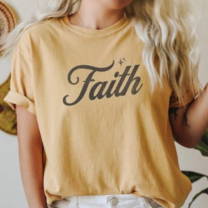 Glaube Sweatshirt, Glaube Geschenk, christliches Sweatshirt, Glaube Tshirt, christliches Geschenk, Liebe und Gnade Shirt, Kirche Shirt, Bibel Vers Shirt