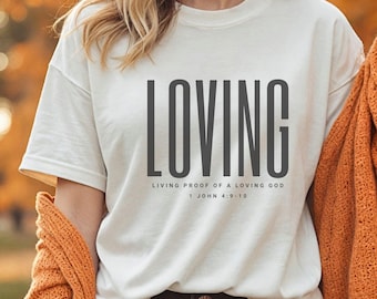 Camiseta de colores cómodos, prueba viviente de un Dios amoroso, camiseta cristiana de colores cómodos, camiseta con versículos bíblicos, camiseta de fe, camiseta religiosa, camiseta de iglesia