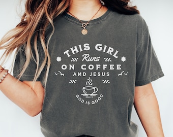 Maglietta Comfort Colors® Coffee & Jesus, Maglietta per gli amanti del caffè, Maglietta cristiana, Maglietta religiosa, Maglietta per gli amanti di Dio, Regali per mamme cristiane, Maglietta per la chiesa