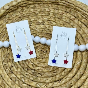 Pendientes colgantes de doble estrella triple en rojo, blanco y azul / 4 de julio / Patrióticos / EE. UU. / Ligeros / de arcilla polimérica / Hipoalergénicos