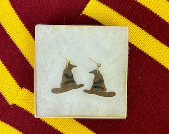 Pendientes de sombrero de la escuela de magos mágicos / Pendientes inspirados en HP / Pendientes ligeros de arcilla polimérica / Hipoalergénicos