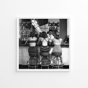 バーで飲む女性たちのウォールアート、アトランティックシティ 1948年、ヴィンテージプリント、写真プリント、白黒写真、美術館品質の写真プリント