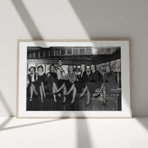 Frauen trinken an der Bar Wandkunst, Vintage Bar Dekor, Verbot Wandkunst, Bar Warenkorb Dekor, schwarz weiß Fotodruck, Fotodruck in Museumsqualität Bild 3