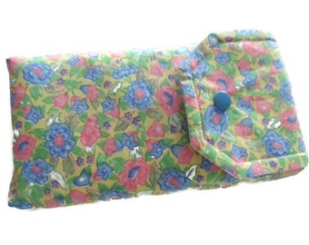 Pill Box Cover, Pill Tote, Scattered Little Flowers, Pill Cover