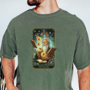 Le t-shirt de carte de tarot du professeur, chemise de magie et de connaissance, cadeau de sorcier, chemise d'astrologie, tee-shirt occulte, chemise cadeau de professeur, tshirt