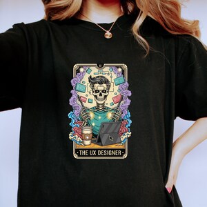 Ux Designer Tarot Karte T-Shirt, Programmierer T-Shirt, lustiges Programmierer Shirt, Programmierer Geschenk, Programmierer Kleidung, Software Programmierer Geschenk
