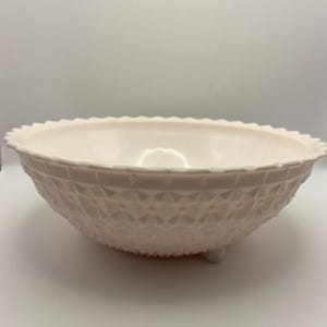 Vintage Jeannette Shell Pink Milk Glass Holiday Bowl – Scalloped Edge Footed Centerpiece | 1957–1959