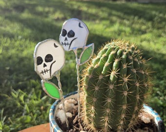 Stained Glass Skull Flower Plant Stake: Gothic Emo Decor