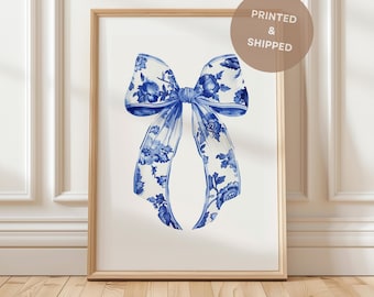 Estampado de lazo azul, ideal para decorar habitaciones coquetas, galería de arte de pared azul, impresiones de pared de moda "Howdy Baby" y descarga digital de arte de pared de vaquera.