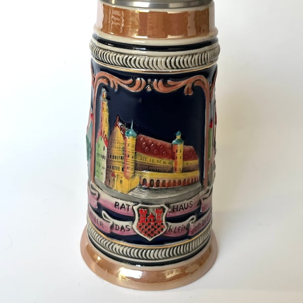 Recuerdo vintage Beer Stein tapa de peltre detallada Rothenburg ob der Tauber, cerámica en relieve colorida 0.5L Joya de Alemania, ayuntamiento Rat Haus