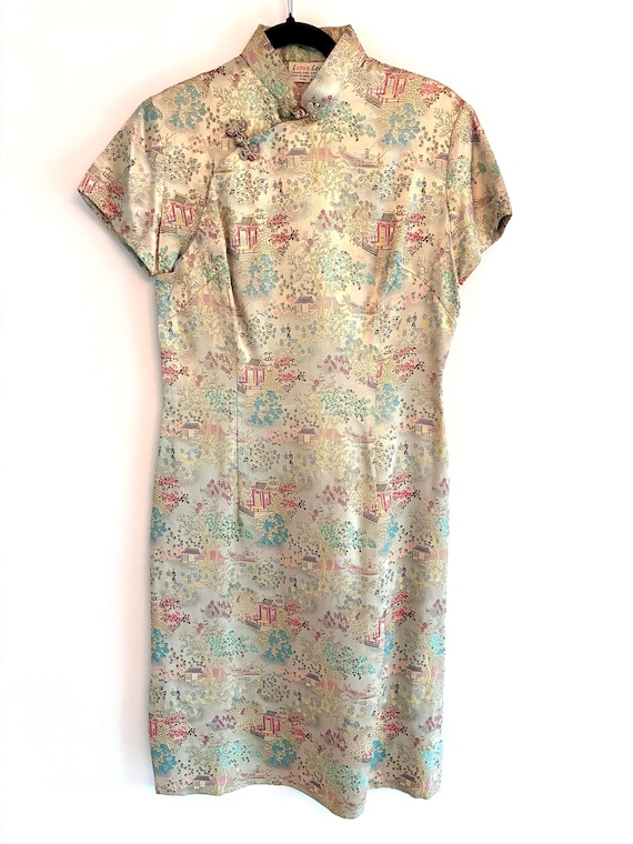 Vintage 1960s Cheongsam Qipao Dress: Women's Medium, Gold Vermeil Brocade