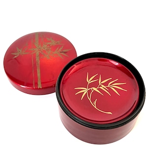 Posavasos vintage asiáticos lacados en rojo: diseño de bambú dorado, juego de 6