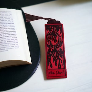 Marcapáginas del diablo, Marcapáginas de la carta del tarot del diablo, Marcapáginas de madera, Marcapáginas pintado a mano, Marcapáginas único, Marcapáginas único,