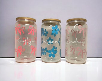 Personalised glass can || Bows || Flowers || Bamboo Lid || Glass straw || Birthday Gift || Gift for her ||