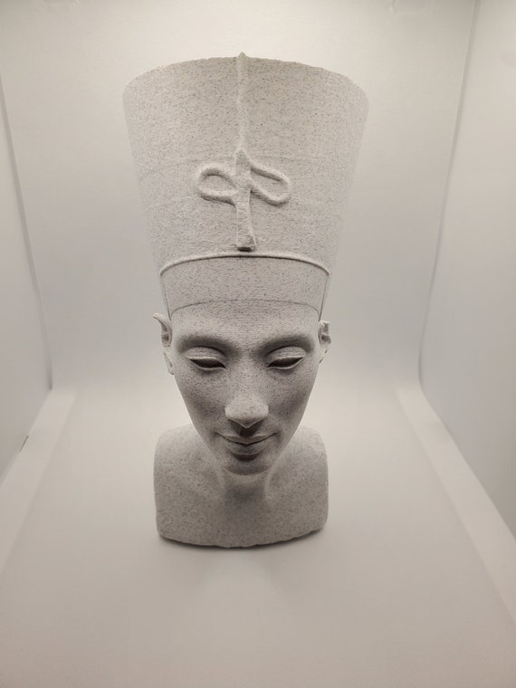 Nefertiti Bust, Authentic Egyptian Queen Model, Ancient History Art Collectible – Custom Size Egyptian Decor, Egypt Gifts, Ancient Egypt