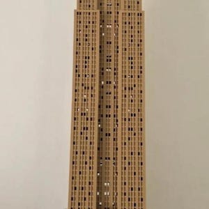Commande personnalisée - Maquette de diorama de New York, Empire Building illuminé, version 75 cm