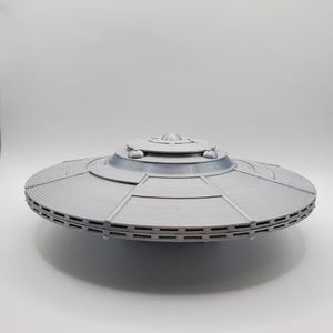 UFO Model, Flying Saucer Alien Decor, Sci-Fi Spaceship Replica, Futuristic Spacecraft Gift, Extraterrestrial Display, Astronomy lover gift