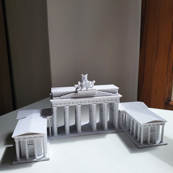 3D Printed Brandenburg Gate Model - Detailed Miniature Replica of Berlin Landmark for Home Decor or Gift