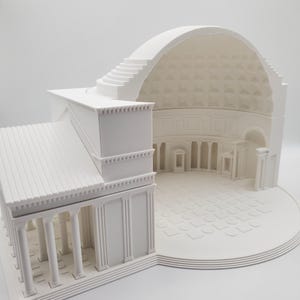 Maqueta de sección transversal del Panteón, maqueta de arquitectura romana antigua, réplica educativa de la cúpula, maqueta de templo romano para exhibición o enseñanza.