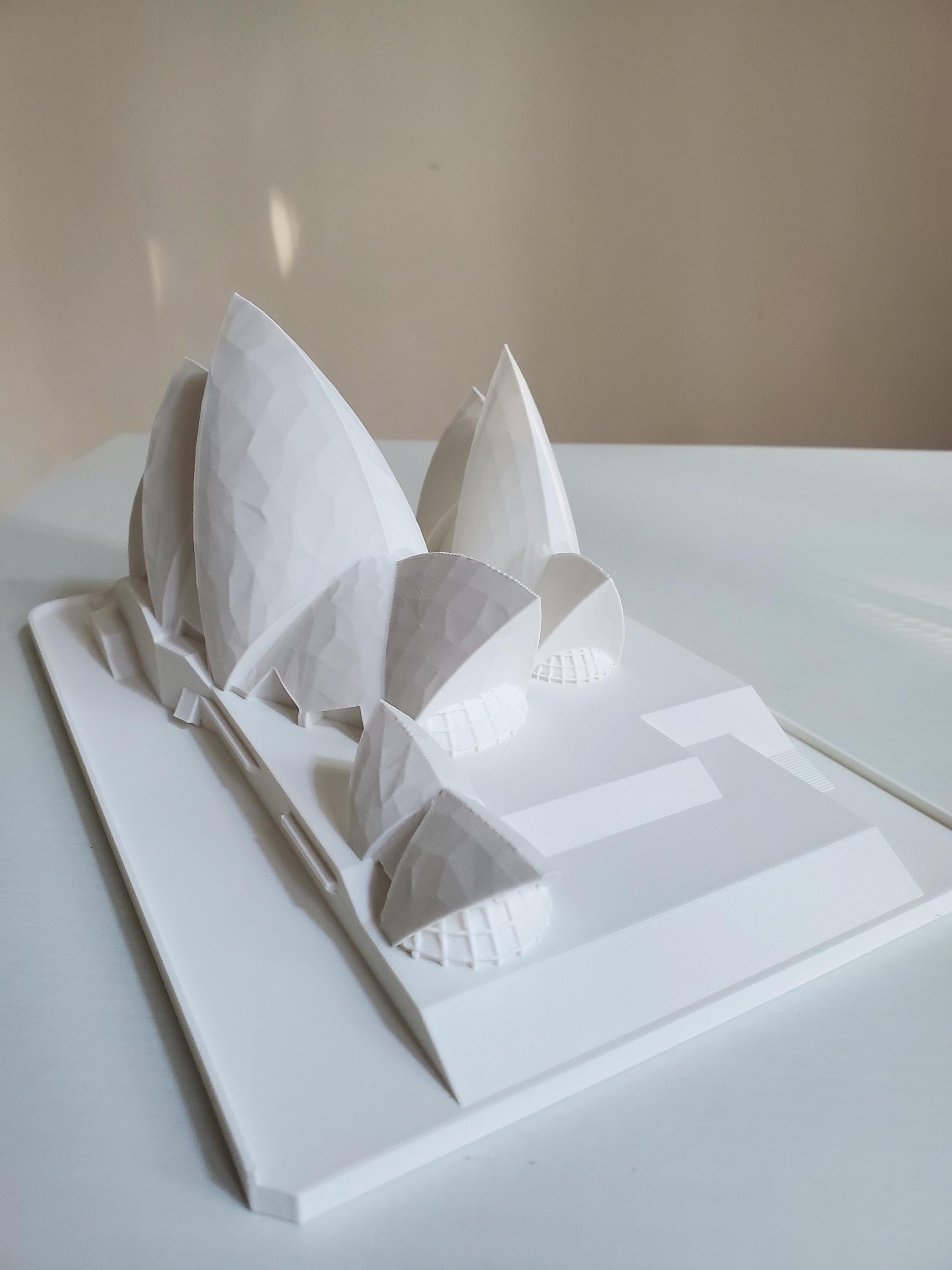 シドニーオペラハウスの精巧な模型 - オーストラリアを代表するランド