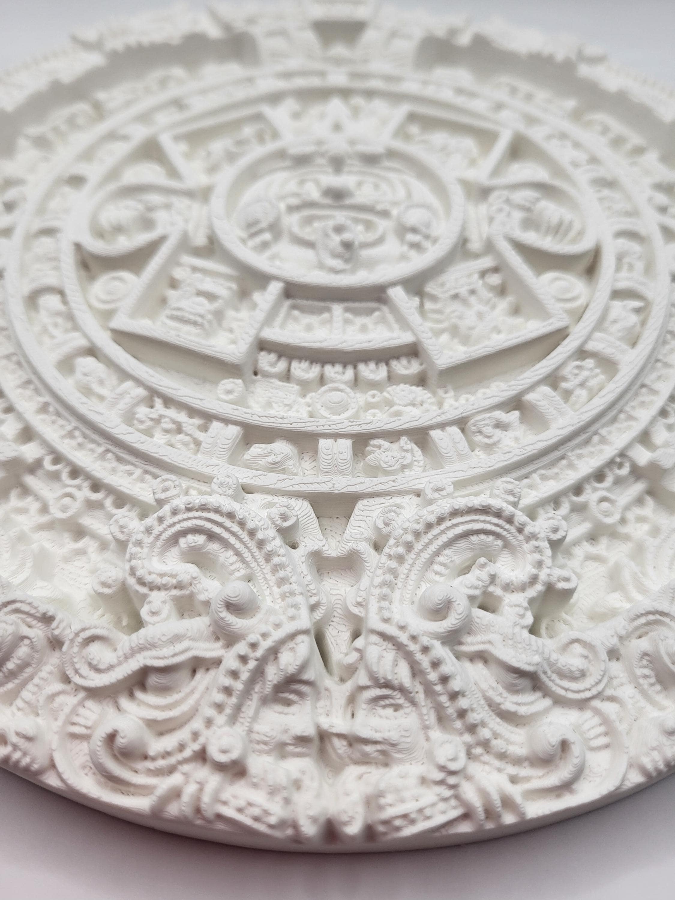 アステカ・マヤ暦、3Dプリントの太陽石、古代メソアメリカの壁画 