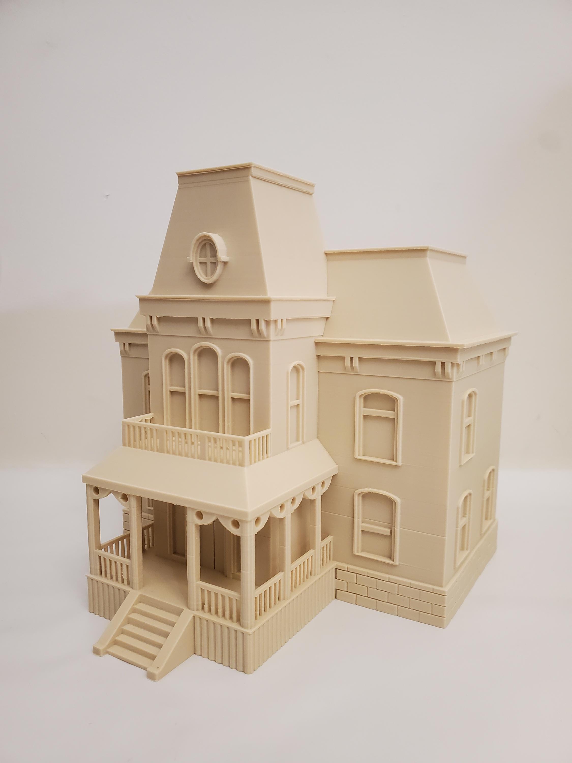 Psycho Bates Mansion Model 3D Printed Large Victorian House, Horror Movie Memorabilia, Gothic Haunted House Decor for Halloween Display